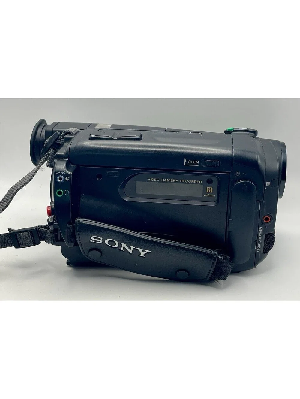 Sony Handycam 8mm Video 8 Video Camera Recorder CCD-TR93 - W/ Wall Plug AC-V16